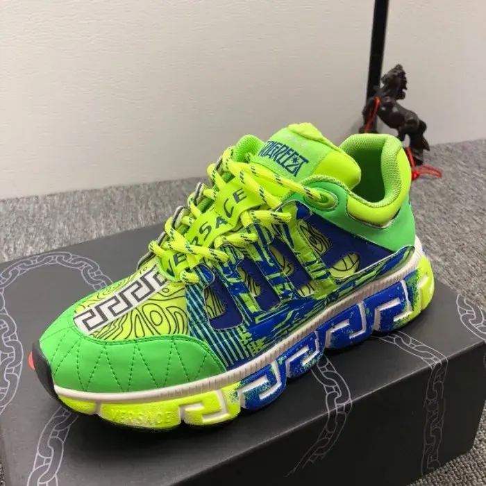 Vse Sneaker, alternate view
