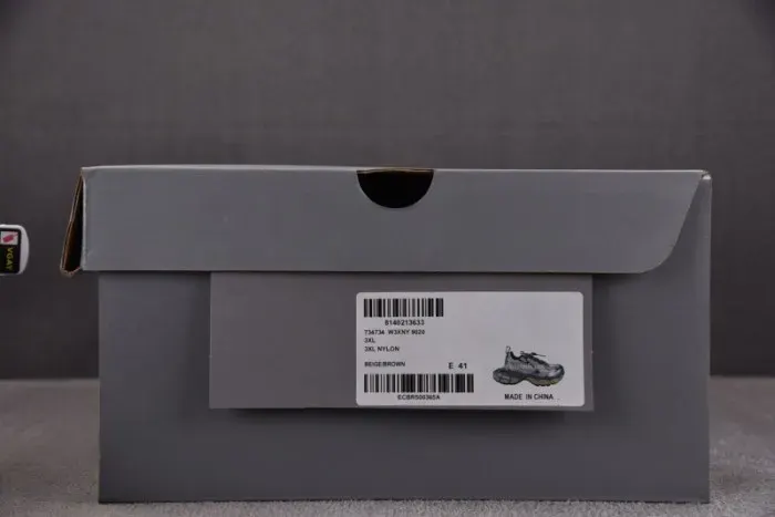 Balenciaga Sneaker, alternate view