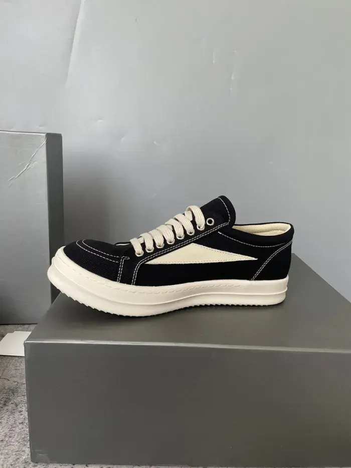 Rick Owens (Canvas), alternate view