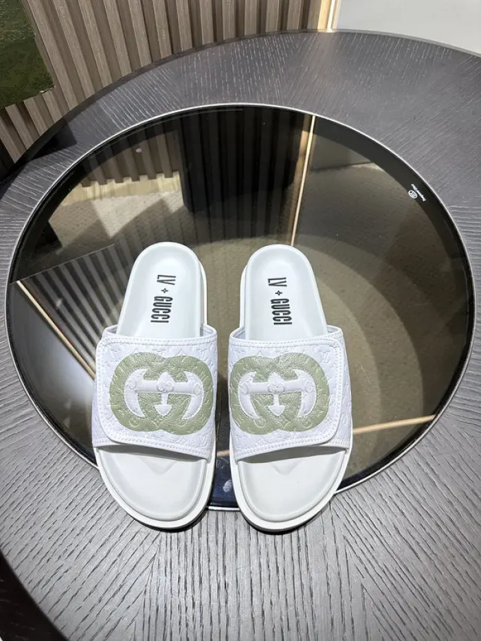 Gui Sandal