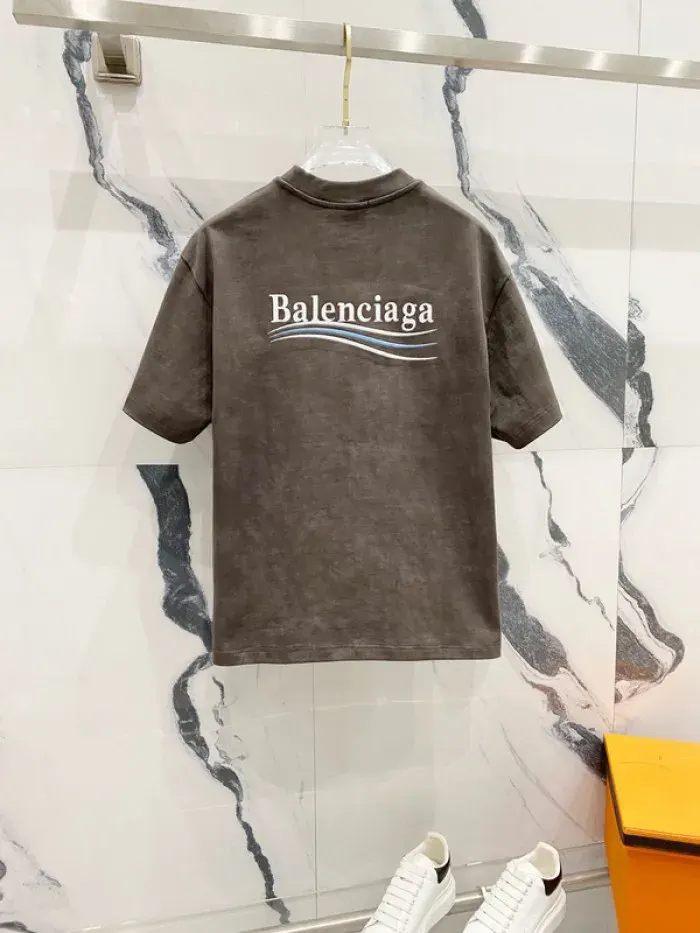 Balenciaga, alternate view