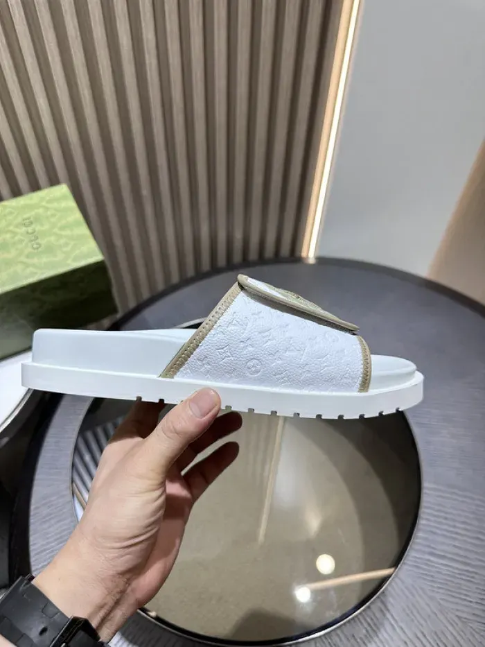 Gui Sandal, alternate view