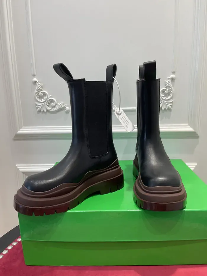 Bv Boots, alternate view