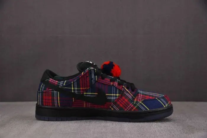 Nike Sb Dunk Low Nardwuar Ii1493-600, alternate view