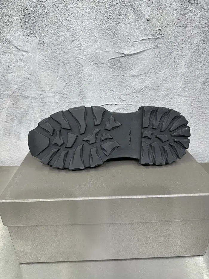 Rick Owens, alternate view