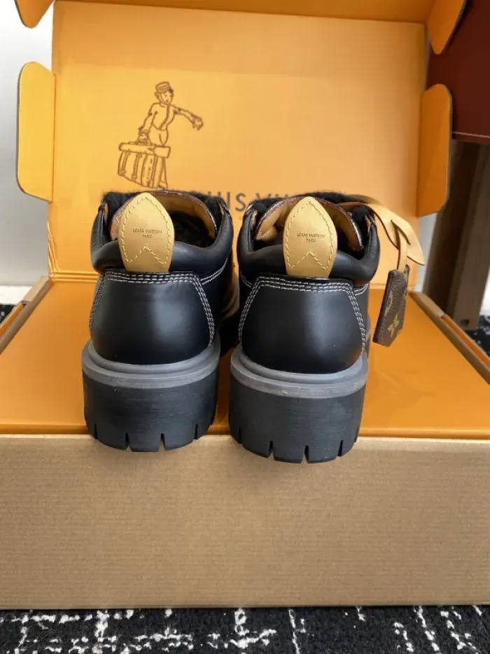 Louis Vuitton Sneaker, alternate view