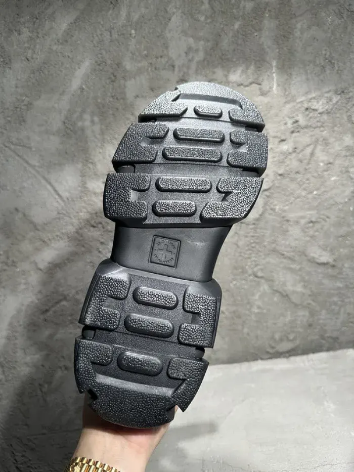 Rick Owens, alternate view