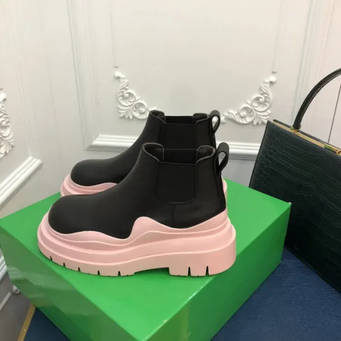 Bv Boots, alternate view
