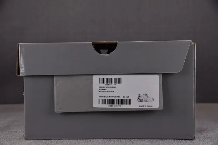 Balenciaga Sneaker, alternate view