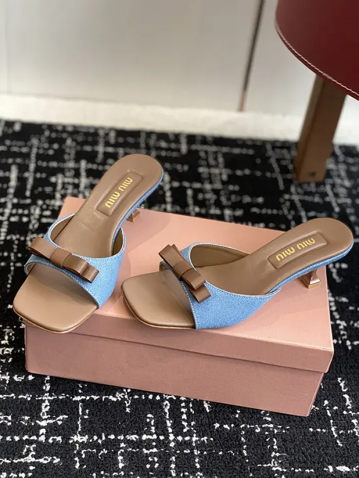 M1U Sandal