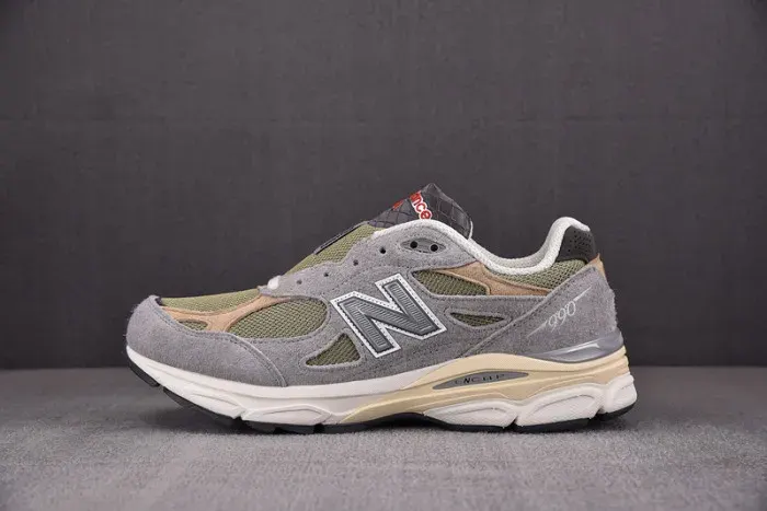 New Balance Sneaker