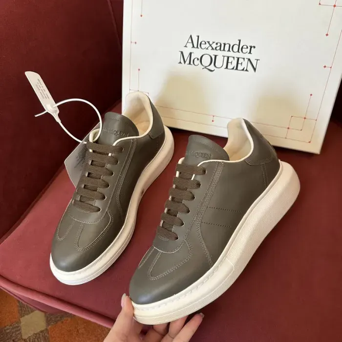 Alexander McQueen Sneaker