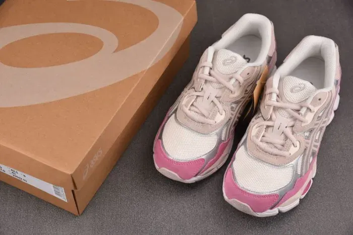Asics Sneaker, alternate view
