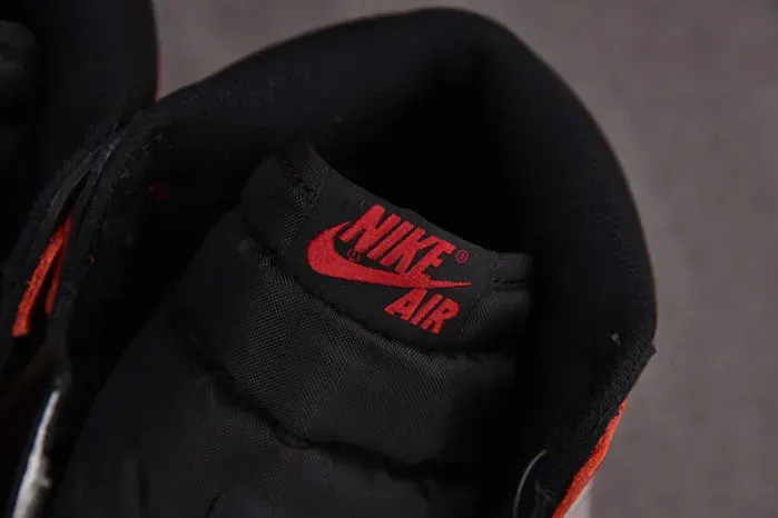 Air Jordan 1 Retro High Bred Toe Og 555088-610, alternate view