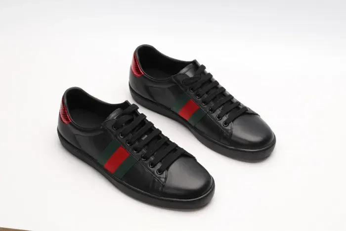 Gui Sneaker, alternate view