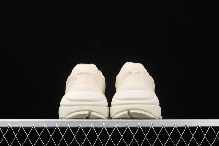 Gui Sneaker, alternate view