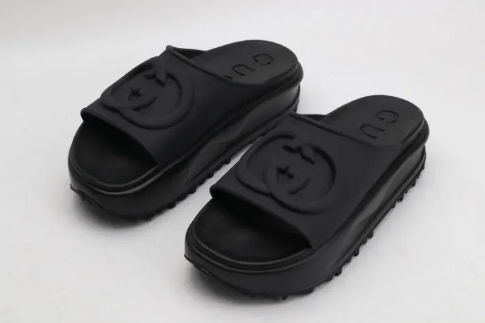 Gui Sandal