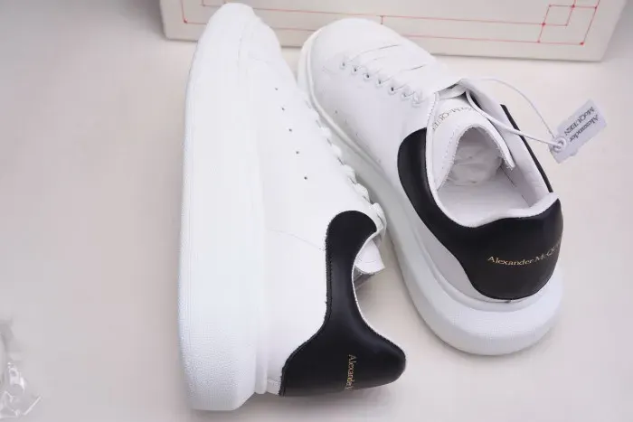 Alexander McQueen Sneaker