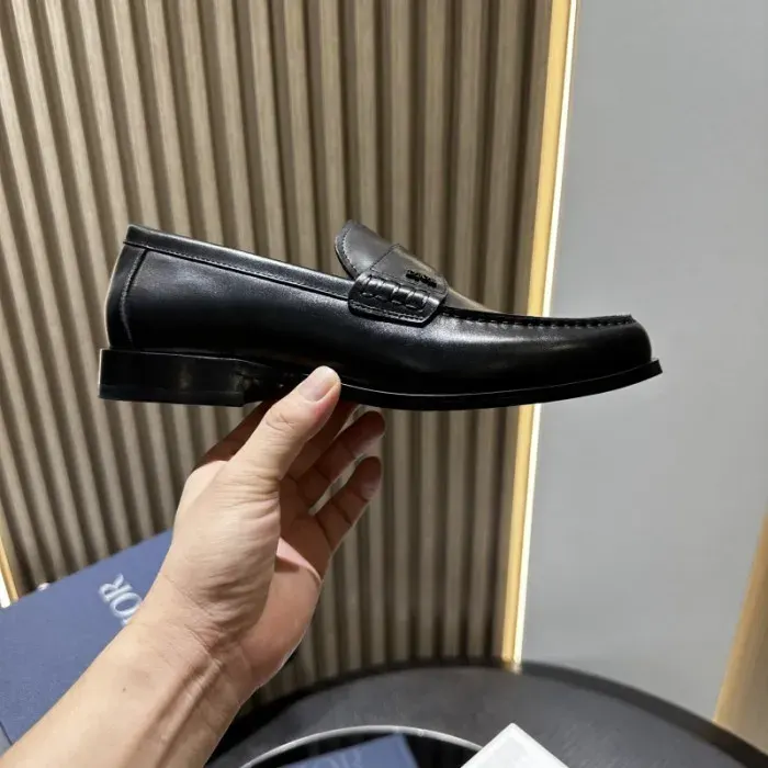Dior Sneaker, alternate view