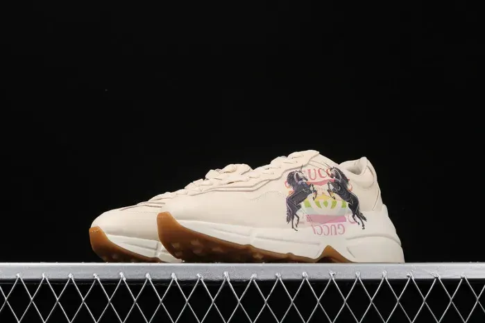 Gui Sneaker, alternate view
