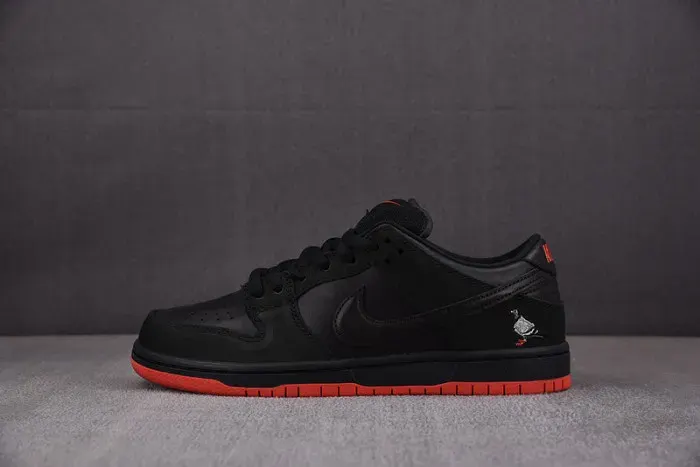 Nike Sb Dunk Low Black Pigeon - 883232-008