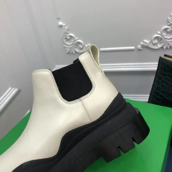 Bv Boots, alternate view