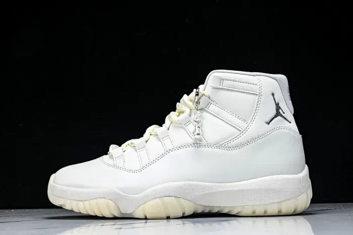 Air Jordan 11 Retro Grand Finale (Women’s) Ar0715-110