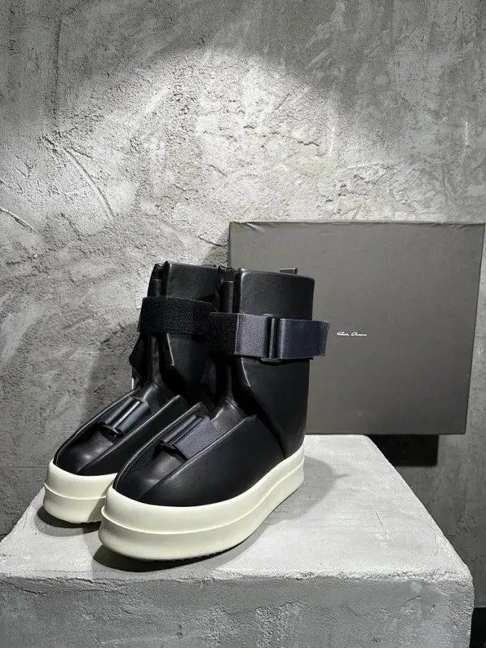 Rick Owens, alternate view