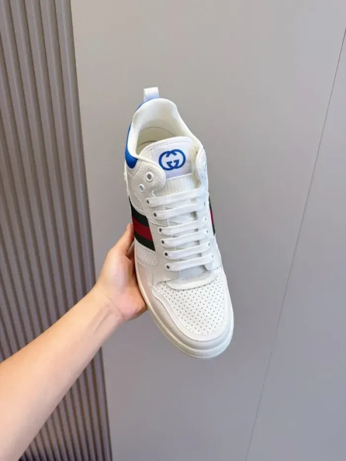 Gui Sneaker, alternate view