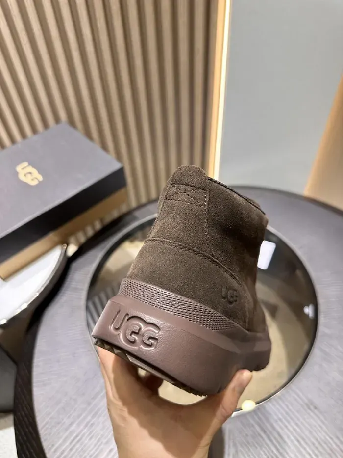 U&G Boot, alternate view