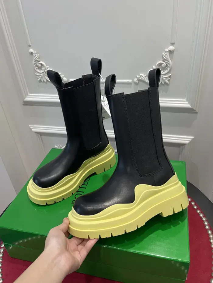 Bv Boots, alternate view