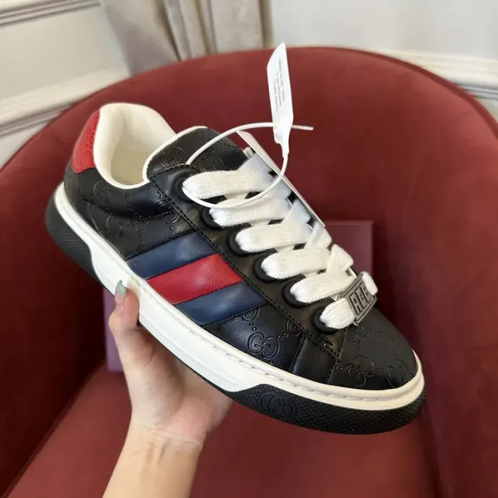 Gui Sneaker, alternate view