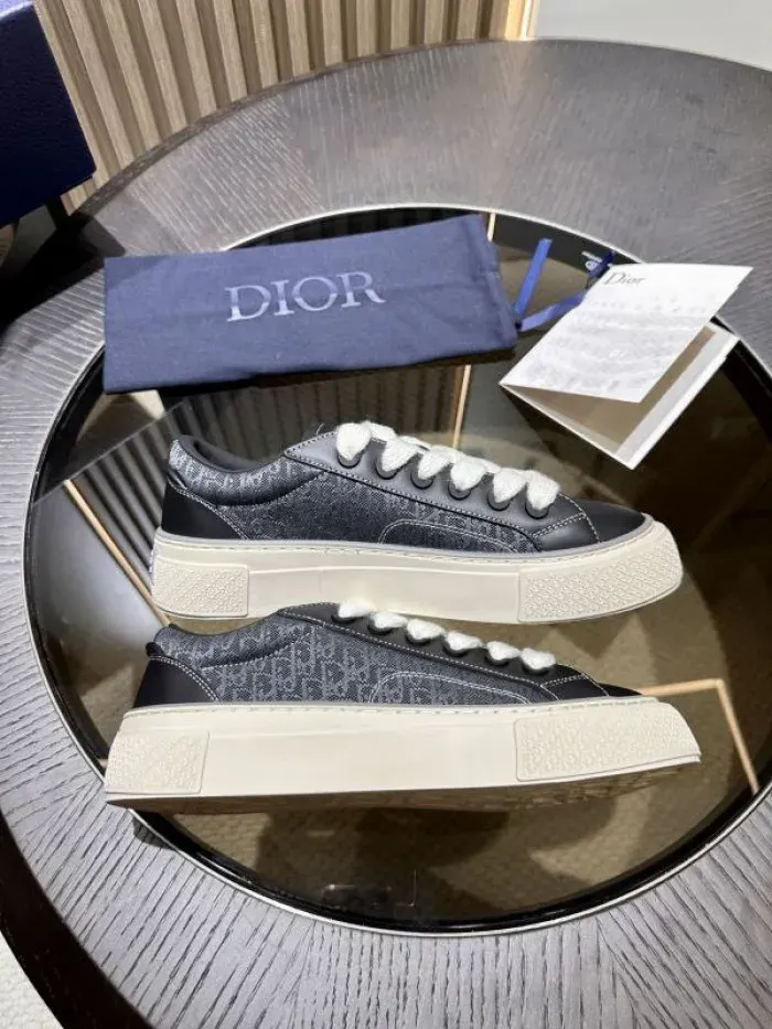 Dior Sneaker, alternate view