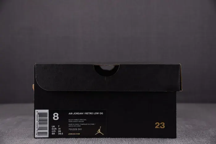 Air Jordan 1 Retro Low Bred 705329-001, alternate view