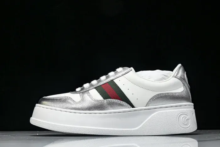 Gui Sneaker