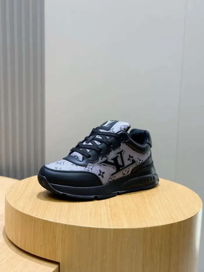 Louis Vuitton Sneaker