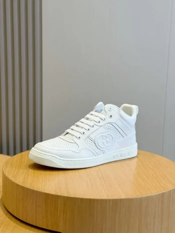 Gui Sneaker