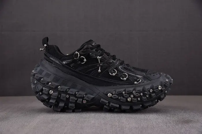 Balenciaga Sneaker, alternate view