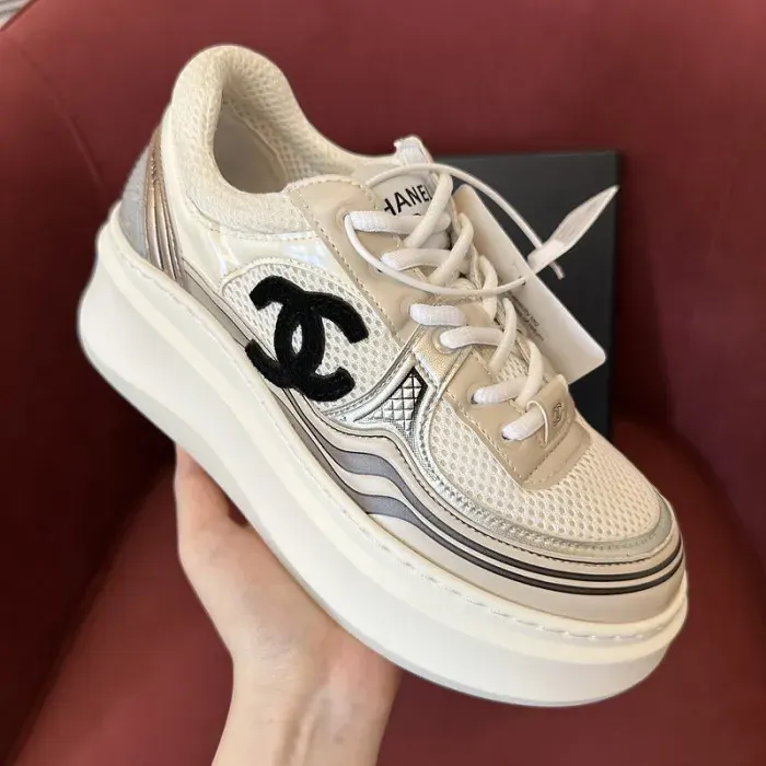Cn Sneaker, alternate view
