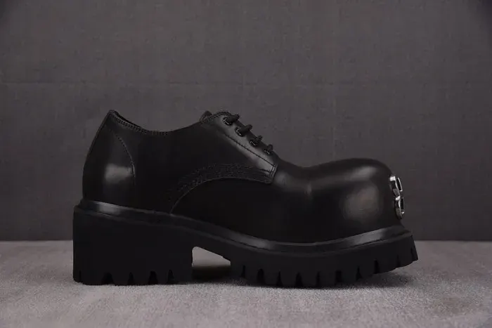 Balenciaga STomper, alternate view