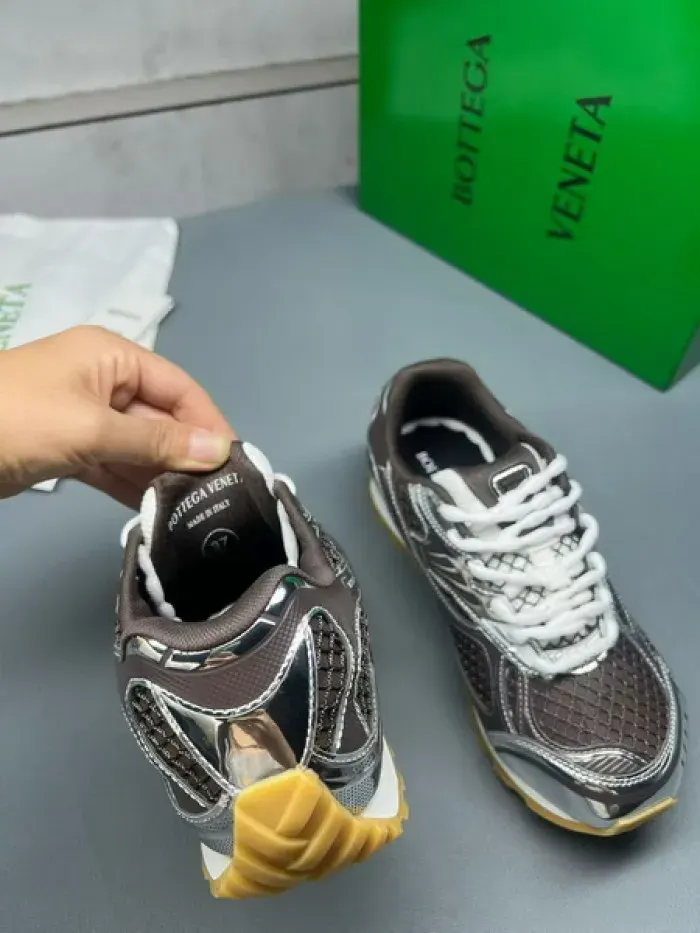 Bv Sneaker, alternate view
