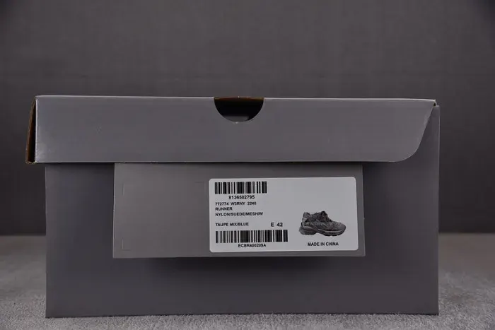 Balenciaga Sneaker, alternate view