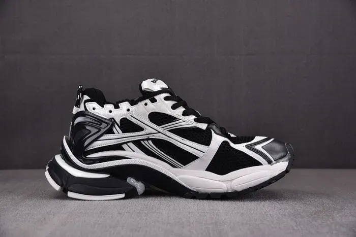 Balenciaga Sneaker, alternate view