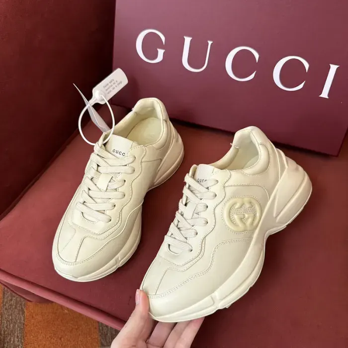 Gui Sneaker