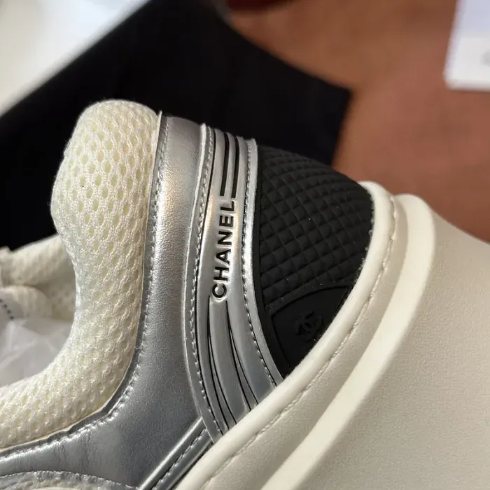 Cn Sneaker, alternate view