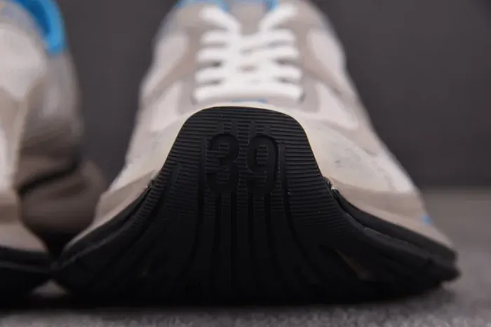 Balenciaga Sneaker, alternate view
