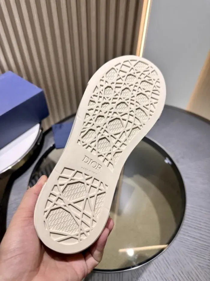 Dior Sneaker, alternate view