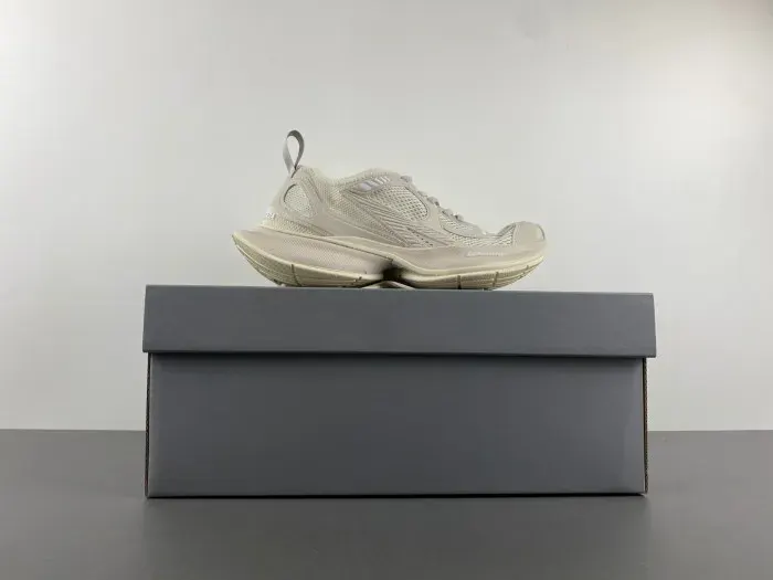 Balenciaga Sneaker, alternate view