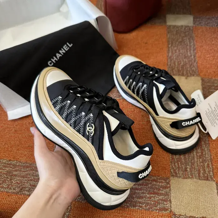 Cn Sneaker, alternate view