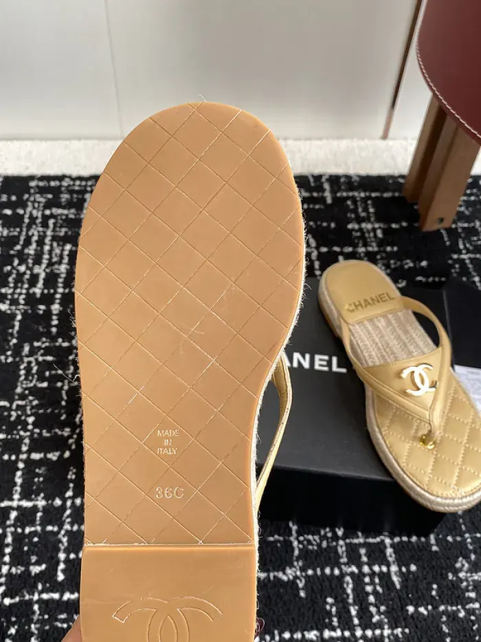 Cn Sandal, alternate view